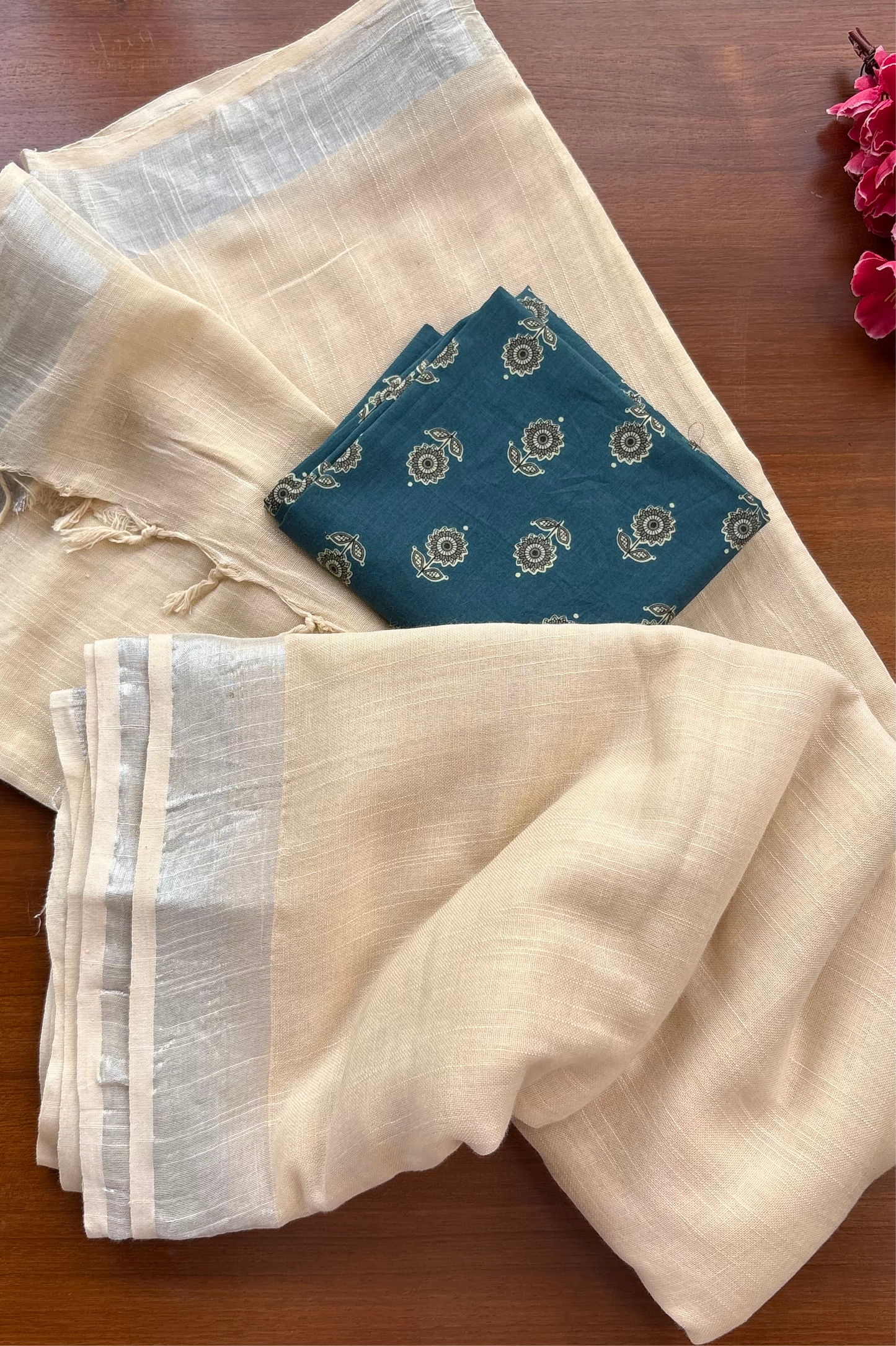 Beige linen saree ( Express delivery ⚡️)