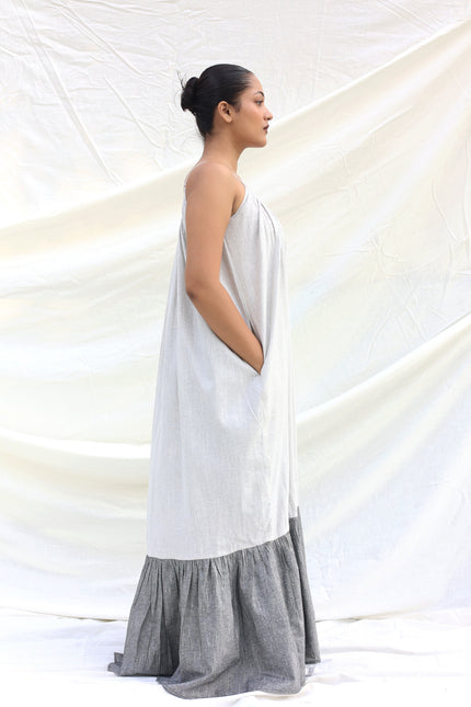 Long contrast gathered dress