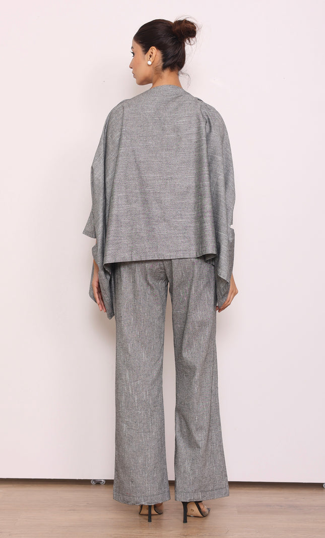 Free size button up top