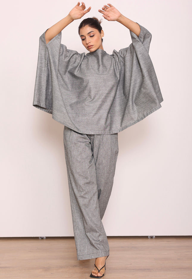 Free size button up top