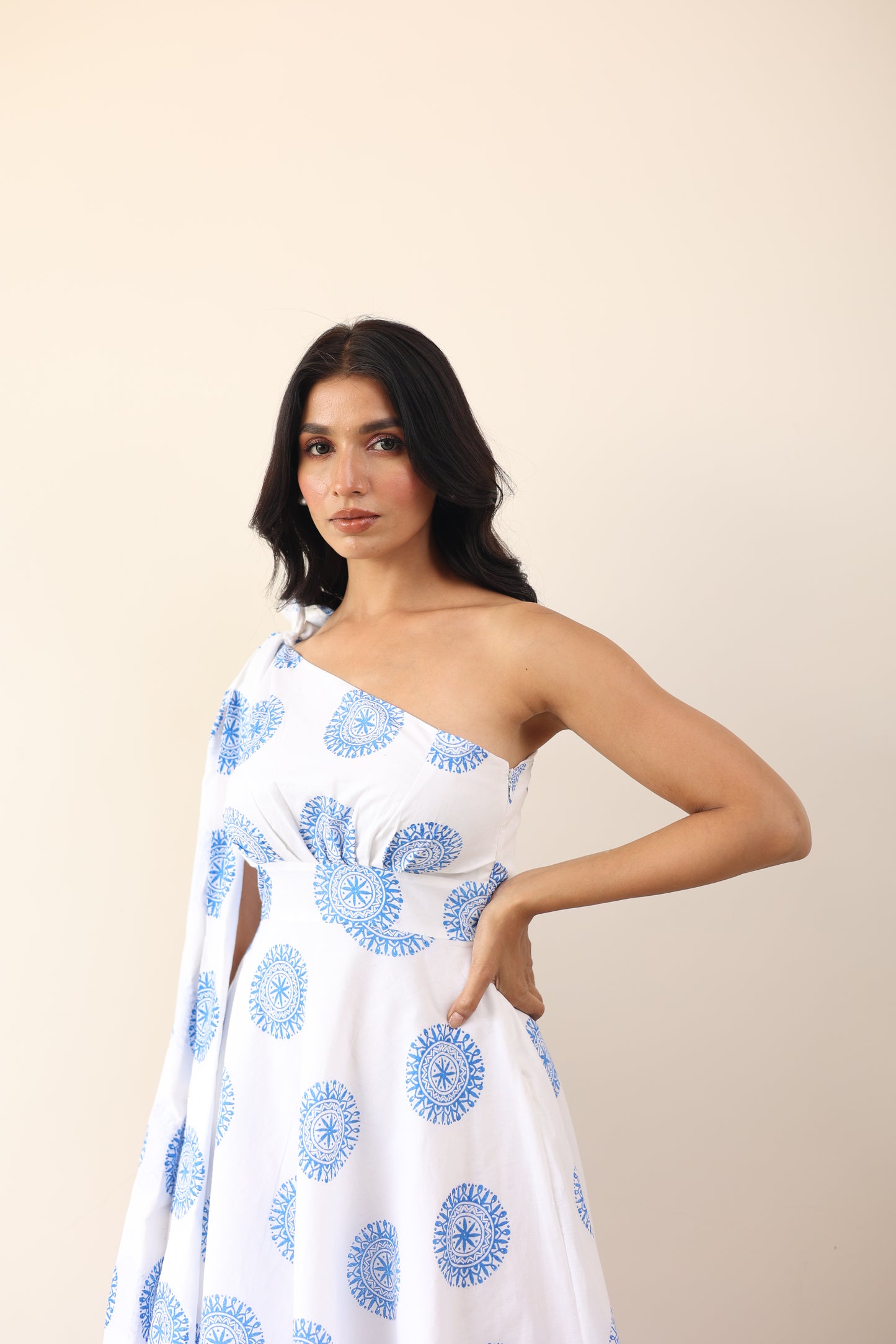 Printed one shoulder long tie-up midi dress