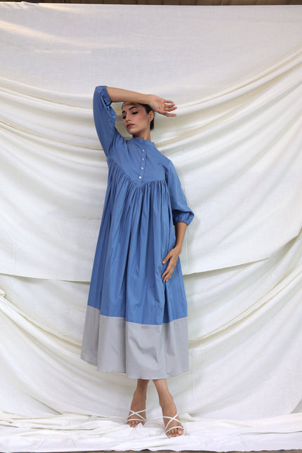 Contrast gathered midi dress