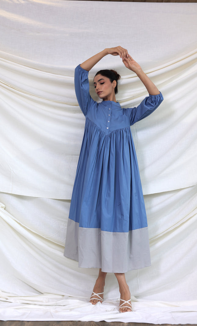 Contrast gathered midi dress