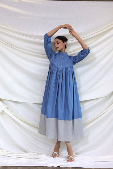 Contrast gathered midi dress