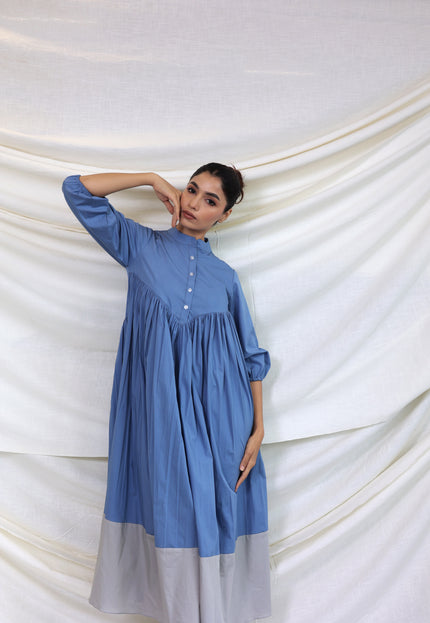 Contrast gathered midi dress