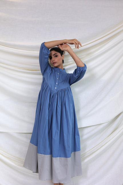 Contrast gathered midi dress