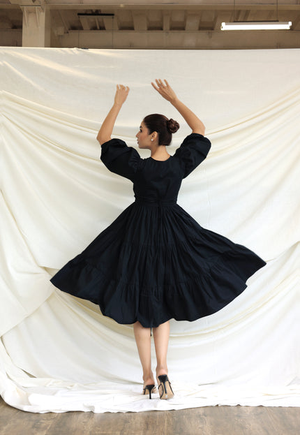 Black round neck tiered midi dress