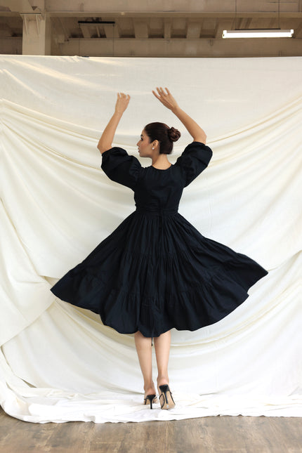 Black round neck tiered midi dress