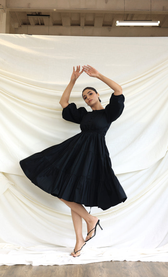 Black round neck tiered midi dress