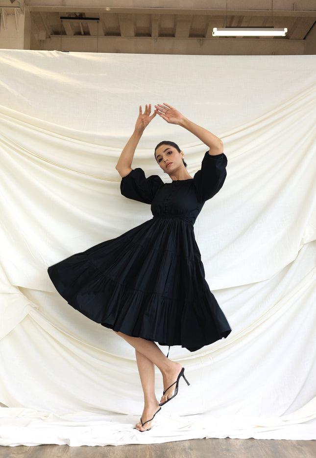 Black round neck tiered midi dress