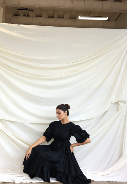 Black round neck tiered midi dress