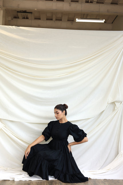 Black round neck tiered midi dress