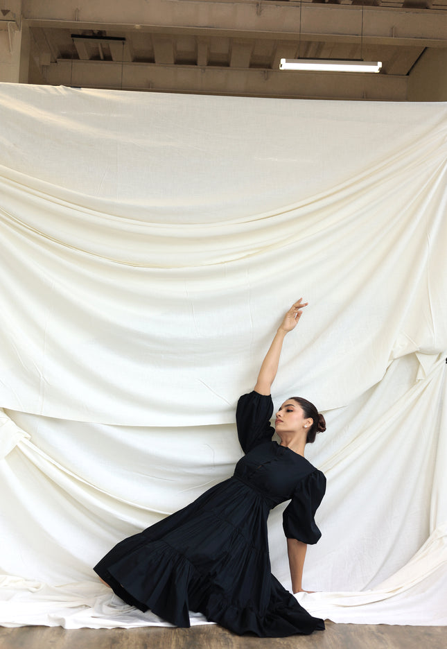 Black round neck tiered midi dress