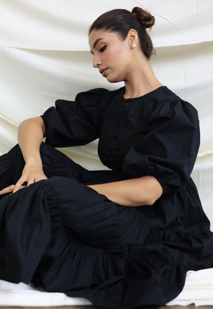 Black round neck tiered midi dress