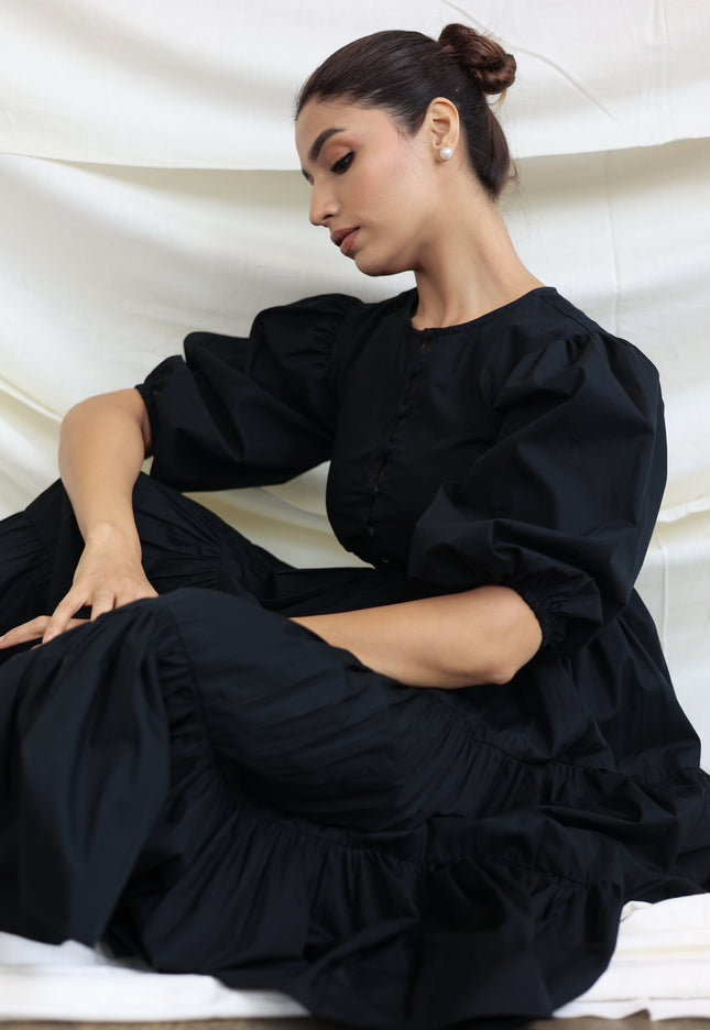 Black round neck tiered midi dress