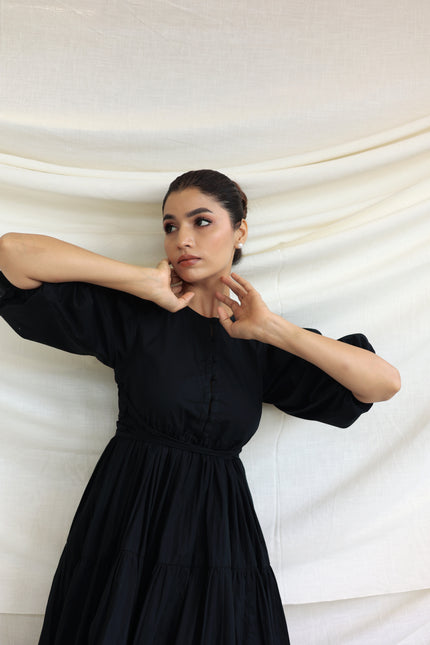 Black round neck tiered midi dress