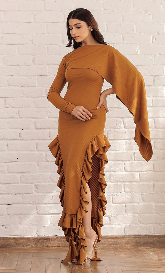 Frill ribbed dress and cape